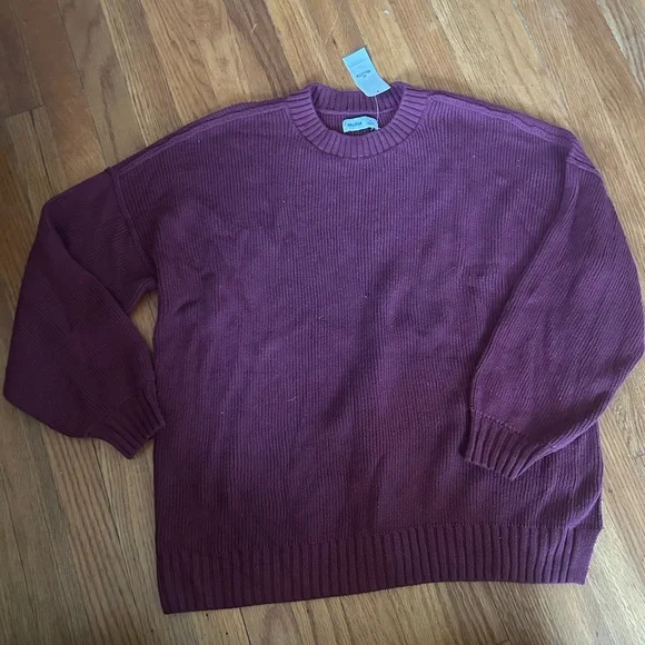Oversized Crewneck Sweater - Picture 3 of 4